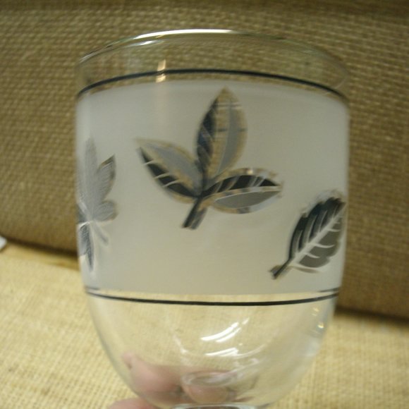 Vintage Libbey Silver Leaf Goblet Stemmed Glass - Picture 11 of 16
